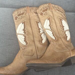 Never worn Coconuts by Matisse Western Boot